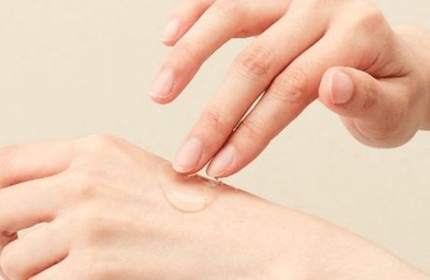 Sữa rửa mặt dạng gel